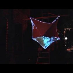Mapping Video coloré sur structure "Medusa".
Structure en bois revétu d'un drap beige.
- 2015 -
https://www.facebook.com/labopurpurea Medusa - Purpurea Labo